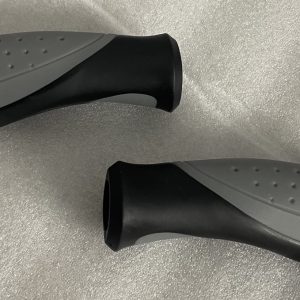 Handlebar grips for golf scooter